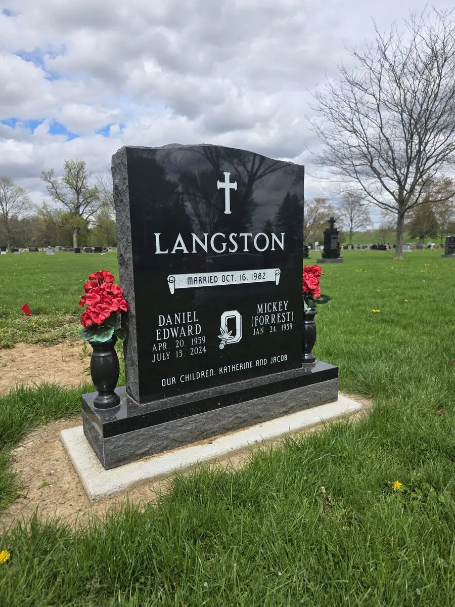 Serp-Top Granite memorial in Black Ultimate, by Stoltz Memorials